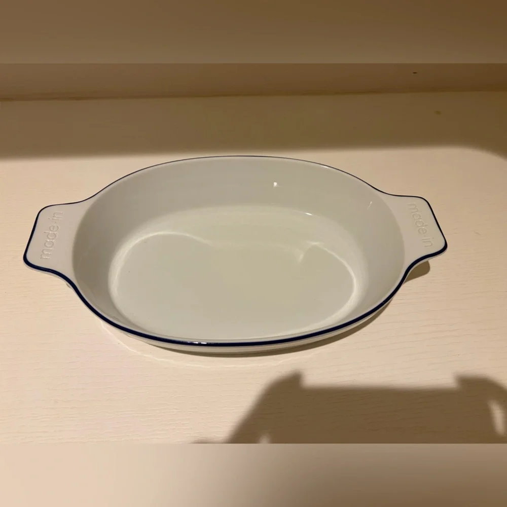 ✨ Made In Cookware Oval Baking Dish – Navy Rim ✨ - Picture 2 of 5